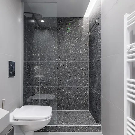 Apartment White Tower Elegance